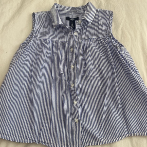Gap sleeveless button up - Picture 1 of 4